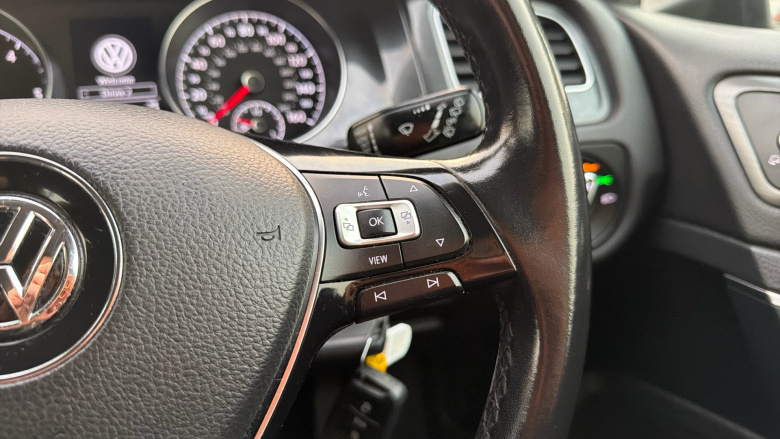 Volkswagen Golf 1.6 TDI SE [Nav] 5dr Diesel Hatchback